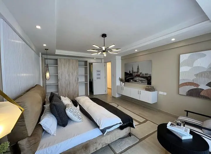 4 Bedroom with DSQ for Sale in South C